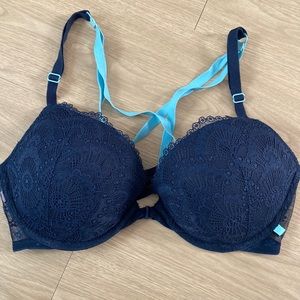 Victorias Secret Sexy Tee Front-Close Push Up Bra